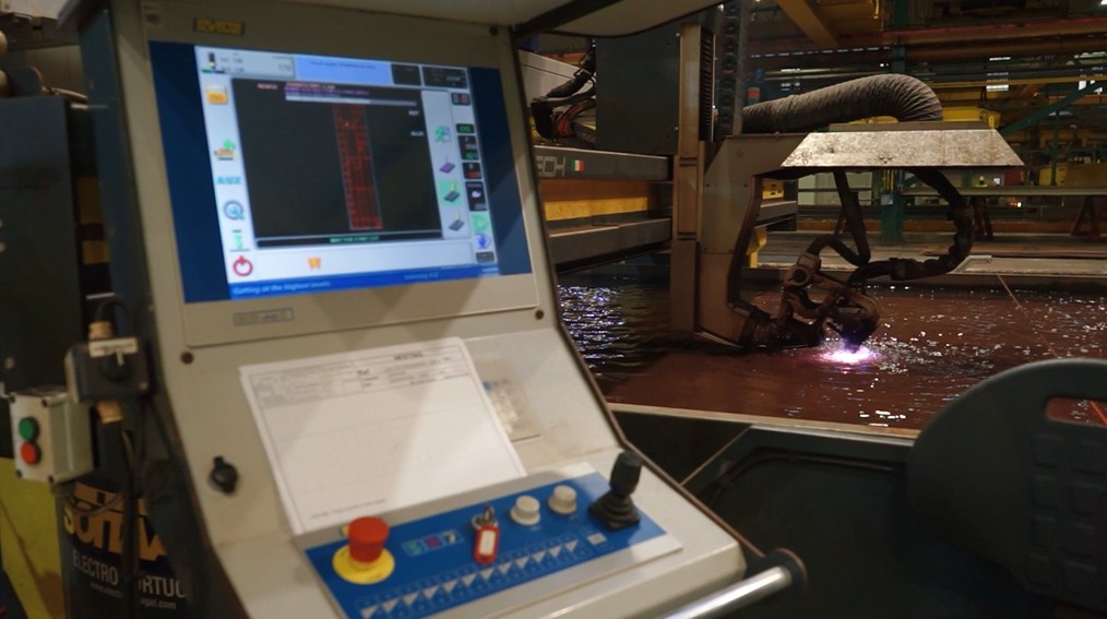 スチール・カッティング（Steel Cutting）
